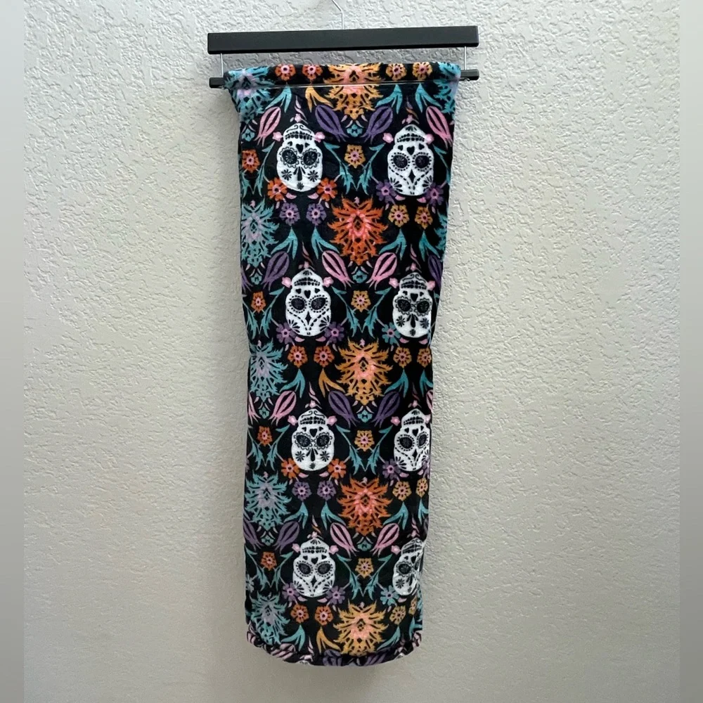 Adirondack plush scull blanket